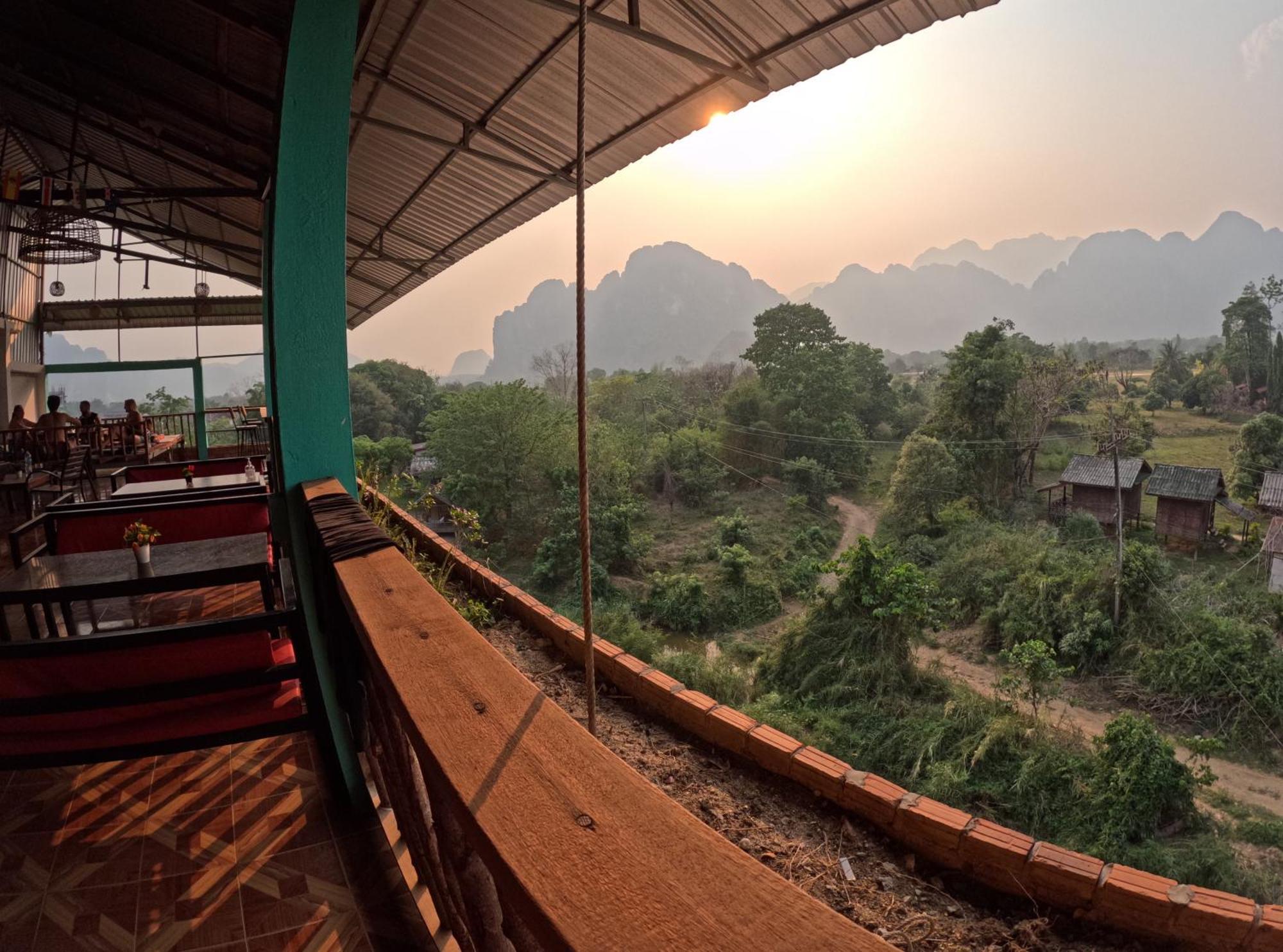 Blue Sunset Hostel Vang Vieng Εξωτερικό φωτογραφία